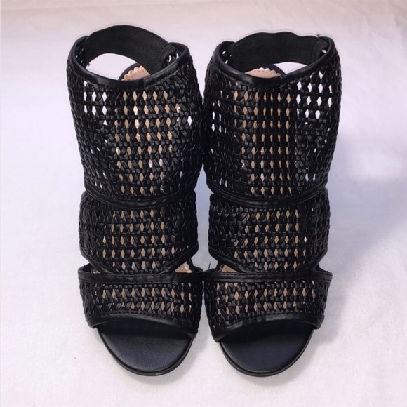 New LC Lauren Conrad Women's Black Ankle Booties - Picture 5 of 5